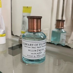 Library of flowers. Willow and water 💗 only sprayed 2x